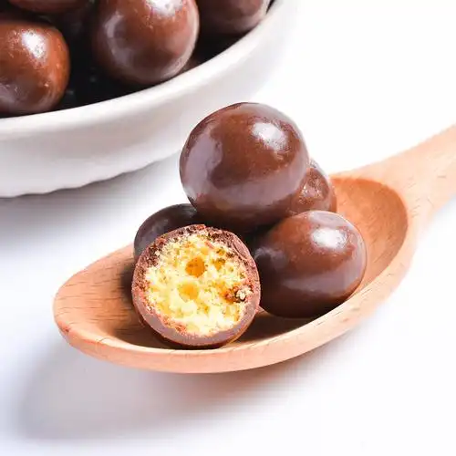 蜡笔小新罐装麦丽素脆心黑巧克力球128g