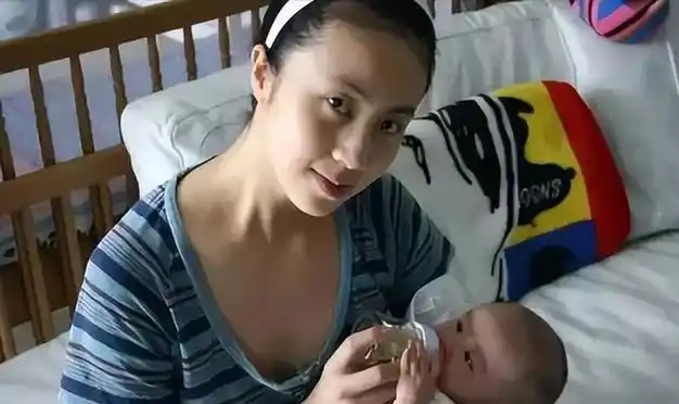 黄磊妻子孙莉40岁生三胎为家庭牺牲事业结婚11年才办婚礼