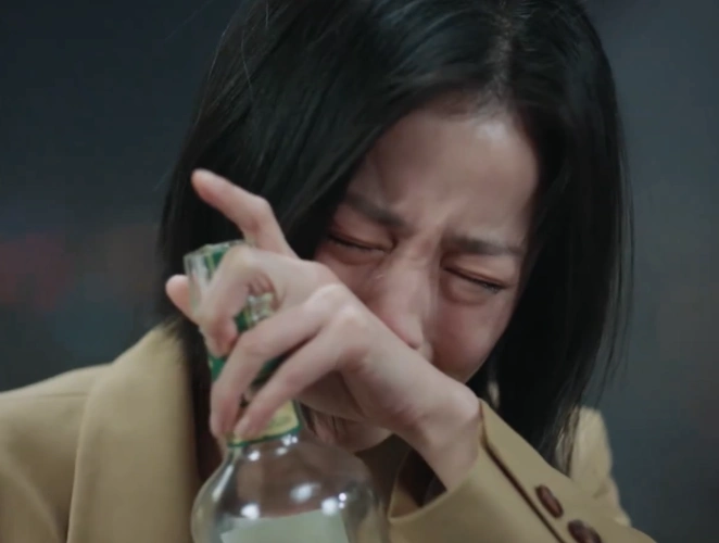 周雨彤醉酒戏真喝了拍戏前压力大为找感觉真喝酒