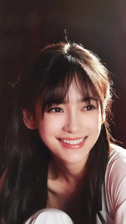 进入娱乐圈的杨颖,跟之前相比简直就是两个人,外界的传闻也说她是不是