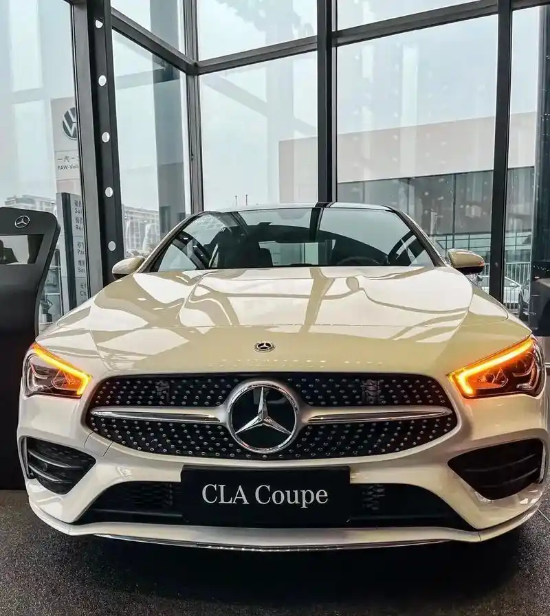 奔驰cla200梦中情车.这该死的颜值,28万车中最好的选择 - 抖音