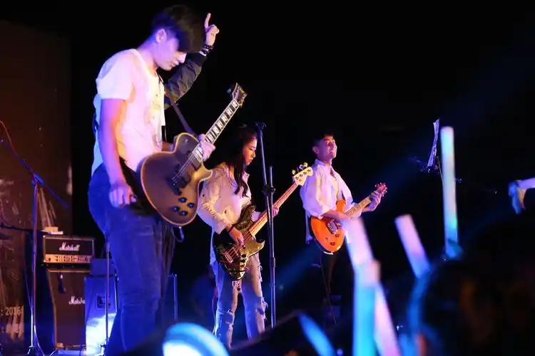 青春与音乐同在