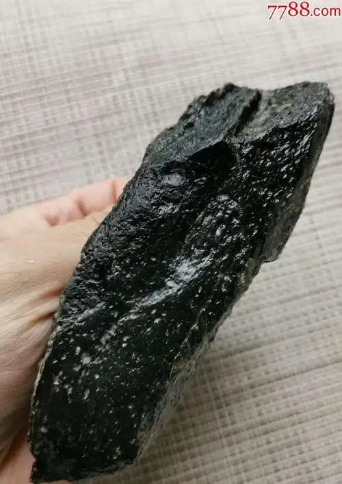 3512收藏级和田玉黑青戈壁料原石336.6克