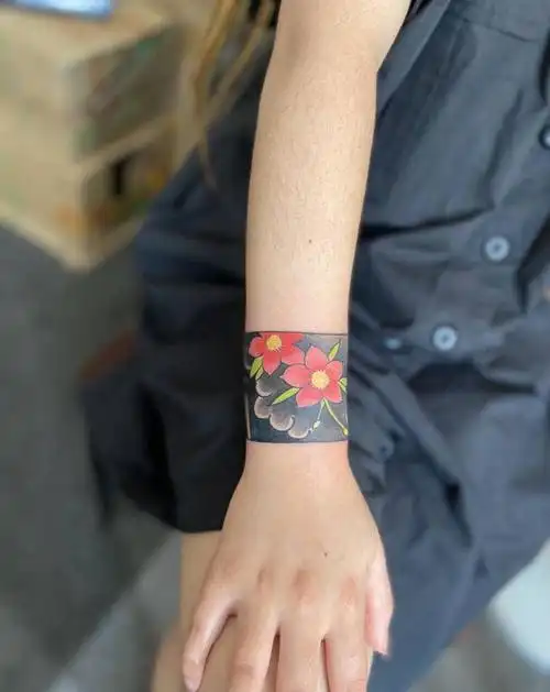 日式樱花手腕纹身图片_手臂老传统纹身图案