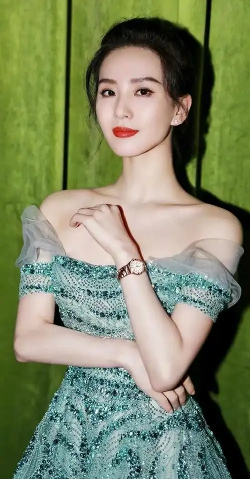 气质女神刘诗诗国色天姿优雅迷人