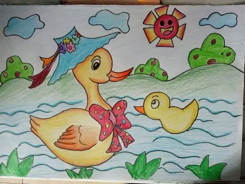 鸭妈妈带着她的可爱的鸭宝宝一起游泳.