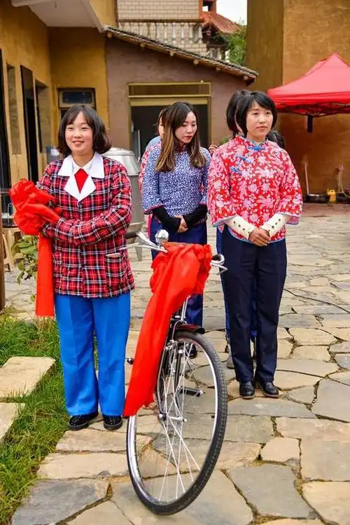 翘首以盼的待嫁新娘韩二妹