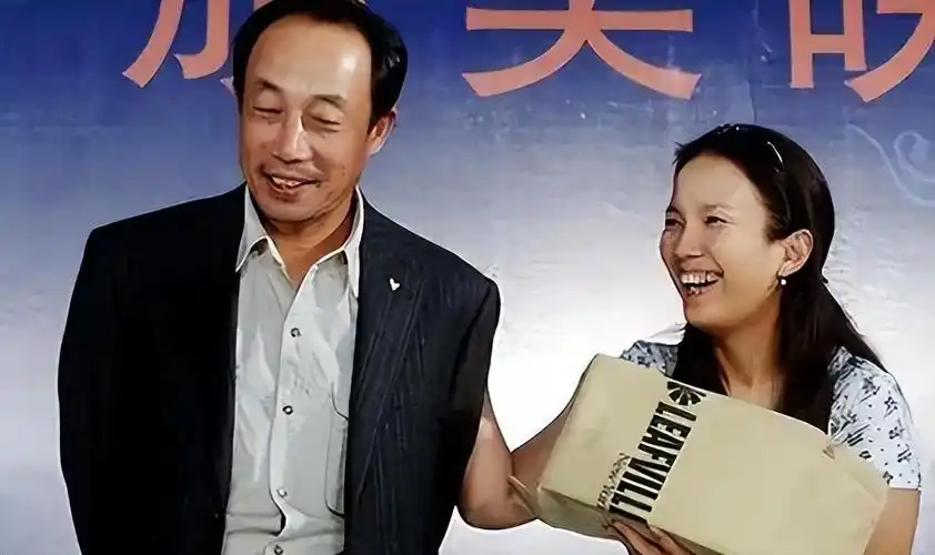 回顾多年后再看张丰毅妻子霍凡才知道她和吕丽萍谁更精明