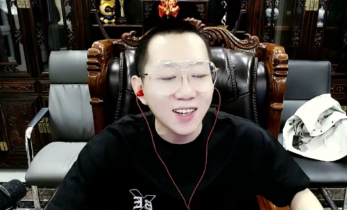 yy"源冕"大战爆发,王小源"认怂"拒上头条,想用一张嘴炒热度