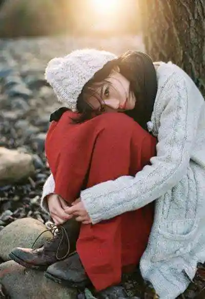 520伤感情侣图片说说:我实在是太想要记住你了