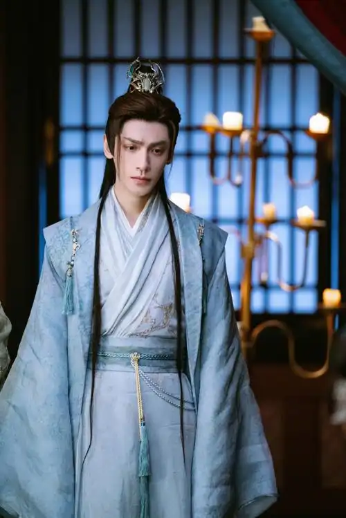罗云熙澹台烬蓝衣造型剧照
