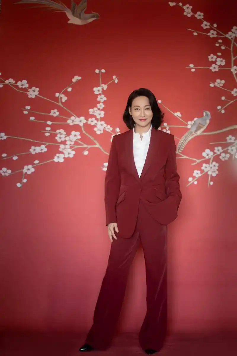 在此向奋斗在一