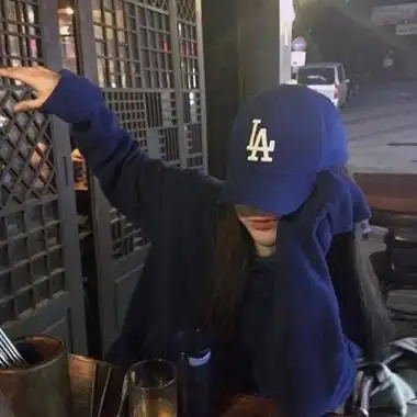 戴帽子女生头像大全要酷头像女戴帽子霸气十足