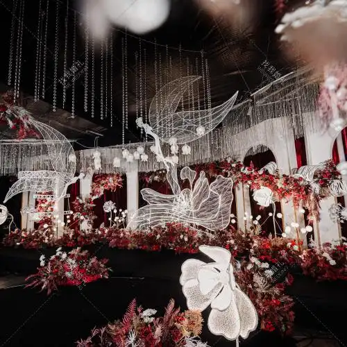 暗红金色梦幻婚礼黄色主题室内大气现场布置图片_效果图_策划价格-找