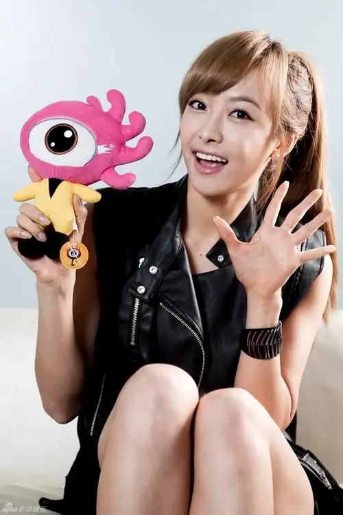 fxv宋茜amberluna采访2012年8月22日新浪媒体高清采访图