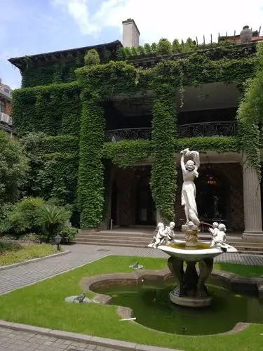 上海巨鹿路675号上海作协院内,《收获》杂志社所在地