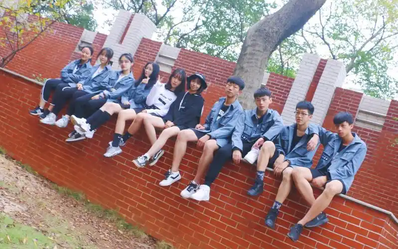 crack1mjunsunxyooakeepingyourheadup十人翻跳自编队形