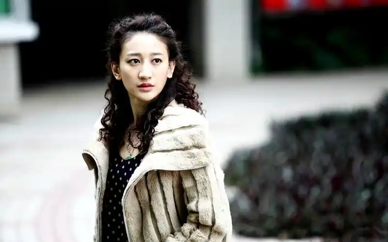 美女演员曾泳醍高清时尚唯美写真桌面壁纸下载