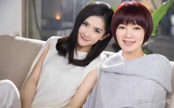 说到李小冉和谢娜,这两人可是曾经娱乐圈里出了名的闺蜜啊.