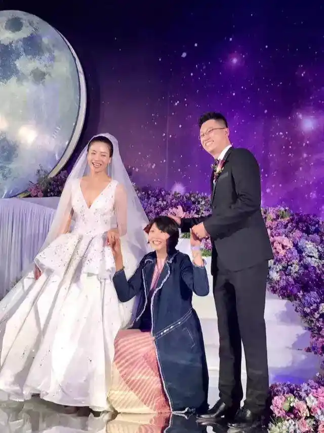 女排队长魏秋月宣布怀孕 与助教袁灵犀迎"袁心月"