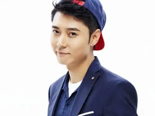 张丹峰收入学通知书 鲜肉"东方粑粑"受期待