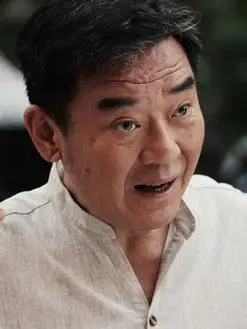 李国强(李立群饰演)