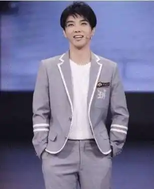 原创原创172的华晨宇遇上173的关晓彤暴露真实身高