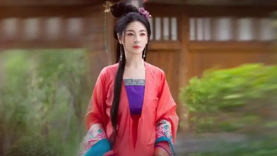 《墨雨云间 》张雨绮出场,和王星越"大打出手",红衣梦回《妖猫传》