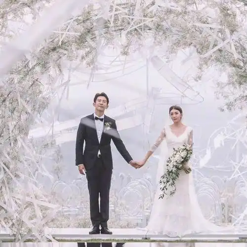 贾静雯个人资料简历(嫁两夫生三女的贾静雯现状如何)-流速屋