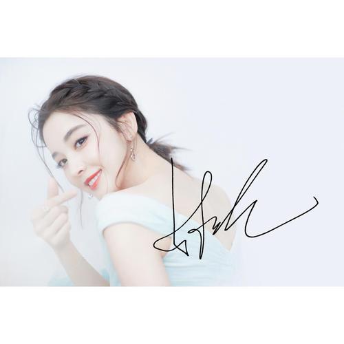6寸 古力娜扎   亲笔签名照片    1号
