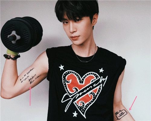 原创同是明星纹身范丞丞酷帅周震南隐秘看到喻言没想到