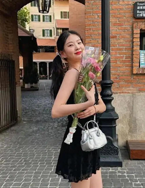 ins时尚博主kimehwa富有个人特色的穿衣搭配