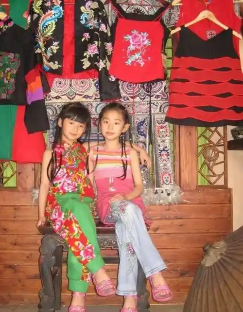 原创61岁杨丽萍为侄女小白兔庆生181身高引姨妈赞叹小彩旗被放弃