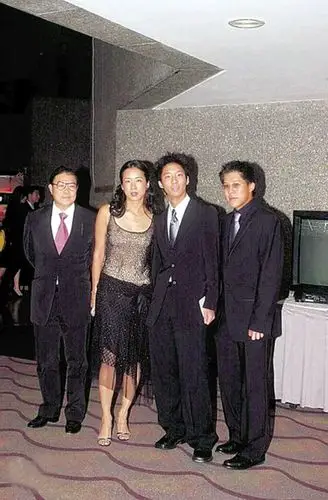 朱玲玲与罗康瑞喜结连理霍震霆送上祝福