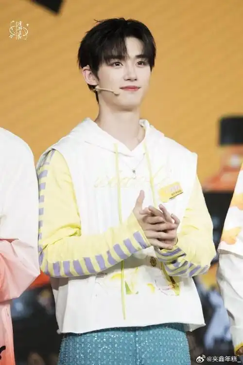 丁程鑫#来看看22岁的大帅哥～hi6的团宠忙内吧