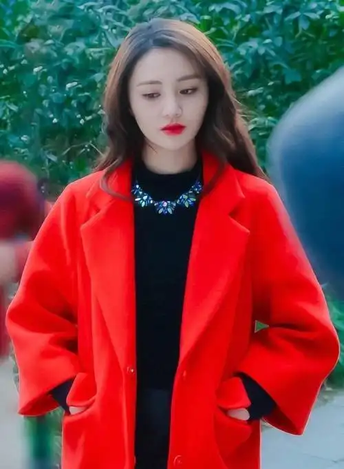 你永远不知道郑爽有多时髦除非她穿上红色外套