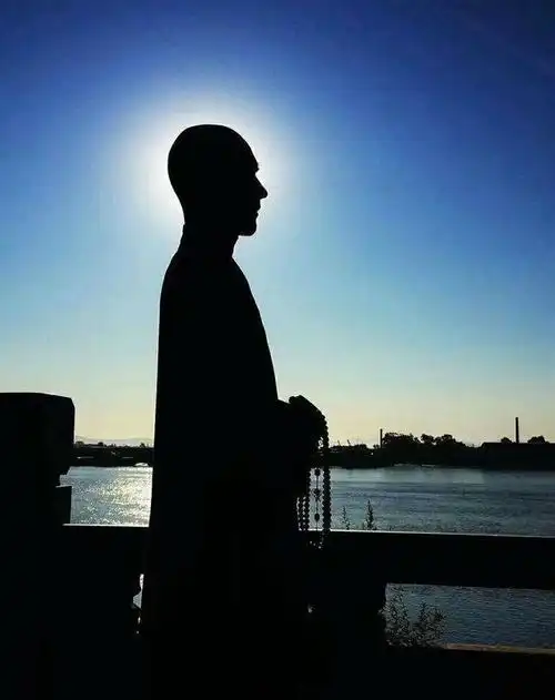 泪奔了,看完了才知道对出家人的误解太深了