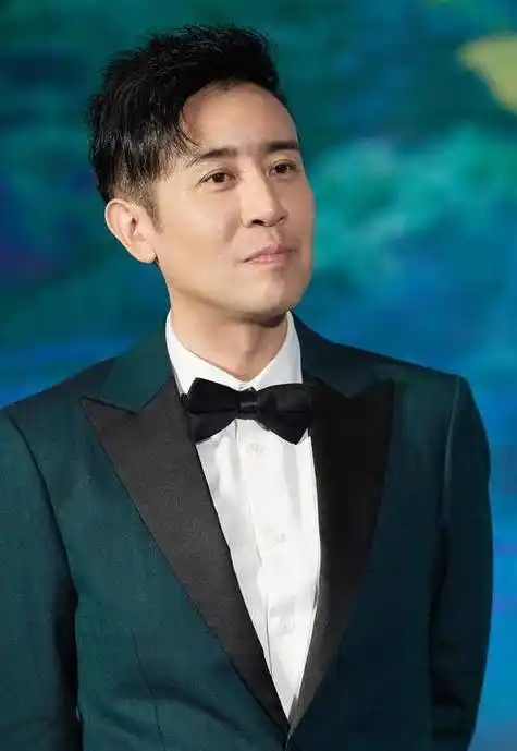 不发福,不油腻,颜值身材都在线的8位中年内地男星,真叔圈楷模_气质