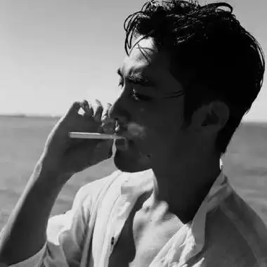 2021个性男生抽烟帅气头像