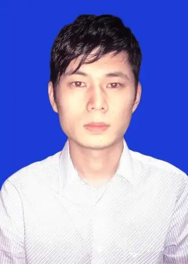 帮忙把底色弄成蓝色,再修一下,证件照上传报名用,尺寸不变,谢谢了!