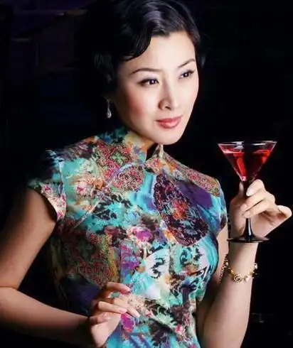 【图】王雅捷旗袍图片曝光 揭秘清纯女神的演艺之路