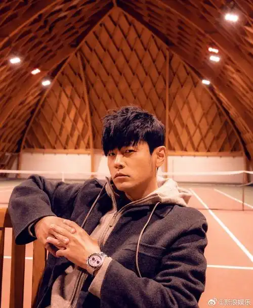 周杰伦回应被撞脸##周杰伦 多重宇宙伦都是真的#22日,周杰伦在iss