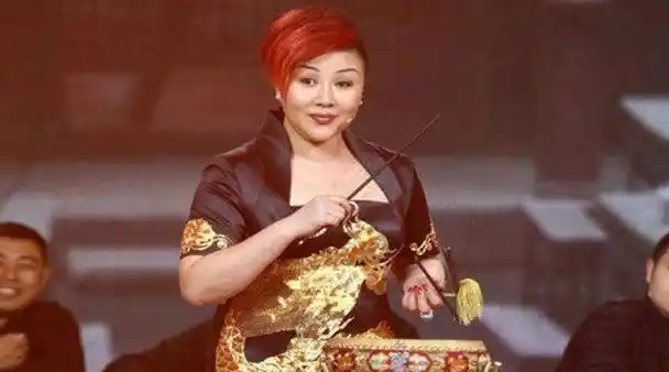 王惠是天津京韵大鼓的名角,曾经在全国各地巡演,受到广泛赞誉.