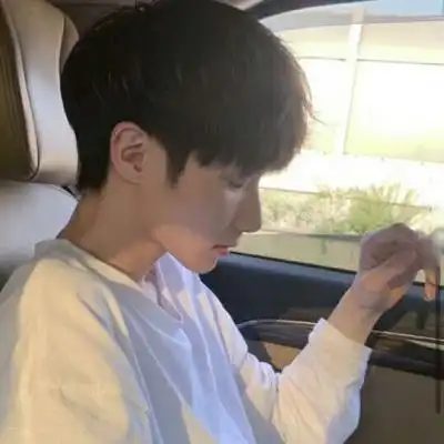 小鲜肉微信头像,高清帅气的小鲜肉照片头像_男生头像_美头网