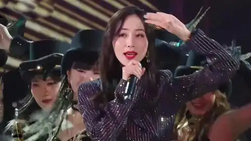 韩雪《处处吻》飒气十足,网友:这魅惑撩人的舞姿成功吸引了我的注意