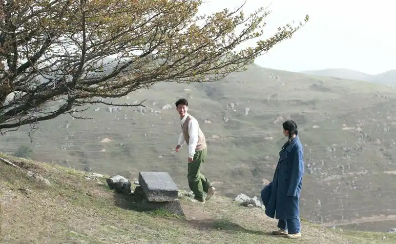 周冬雨演绎的纯美山楂树之恋剧照