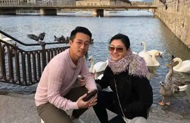 汪小菲涉大丑闻个人资产全无前妻曾从事过小姐长女已成年