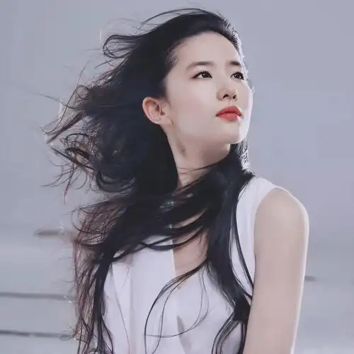 有没有刘亦菲的很少女的照片呀适合当头像的