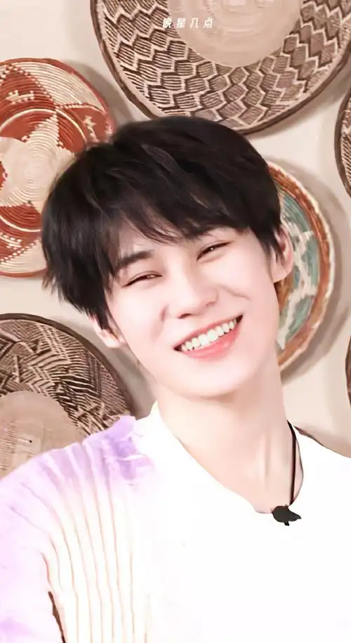 张真源超话很多人对张真源的可爱一无所知我们真源笑起来是真正的治愈