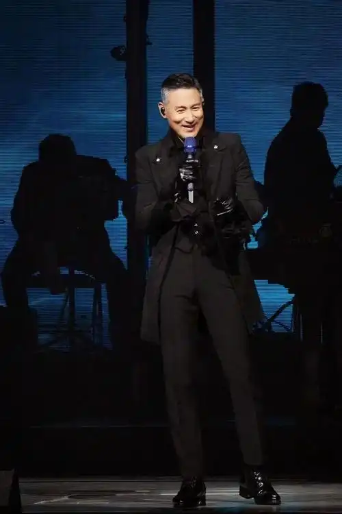 3月7日,张学友因身体原因,取消了3月8日,9日,10日在上海东方体育中心